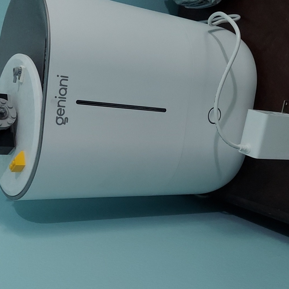 Geniani Humidifier white with night light